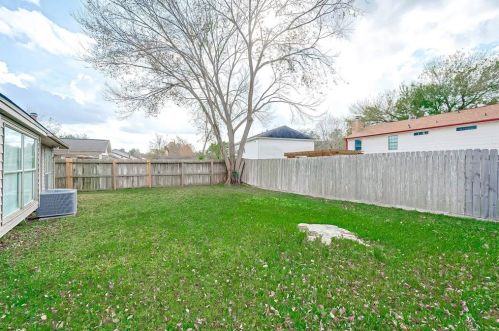 1003 Holly Hall Dr, Richmond TX  77406-2340 exterior