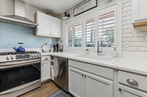 8712 Lodestone Cir, Elk Grove CA  95624-2520 exterior
