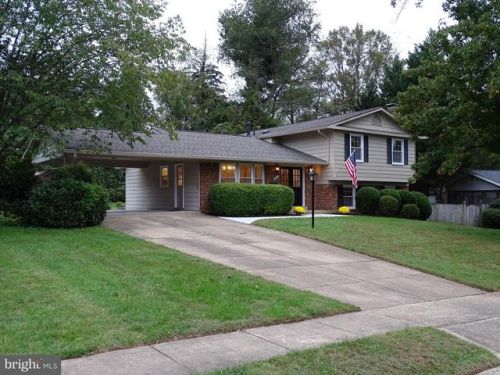 4707 Philadelphia Pl, Annandale, VA 22003-4420