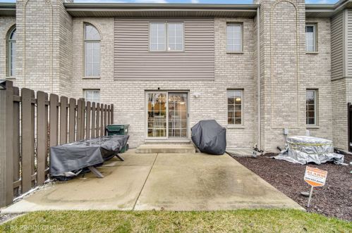 9325 Sutter Dr, Tinley Park, IL 60487-6214