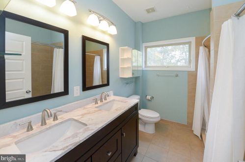 1306 4 St, Philadelphia PA 19140-5652 exterior