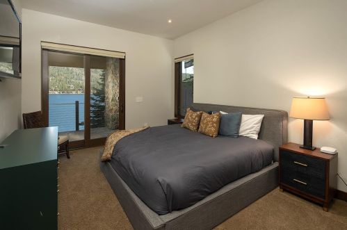 14246 Shr Dr, Truckee CA  96161-3430 exterior