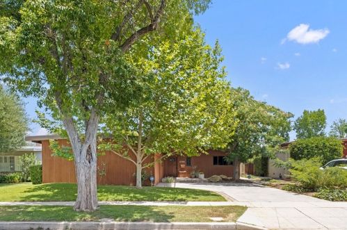 5744 Graves Ave, Van Nuys, CA 91316-1441