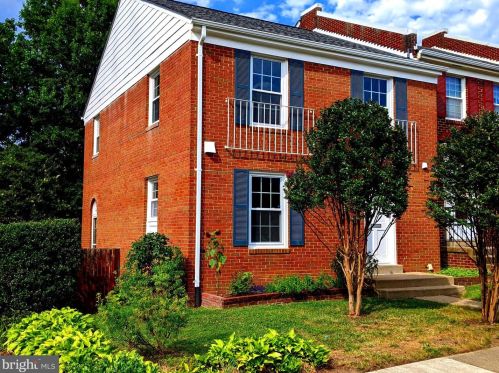 8069 Powderbrook Ln, Springfield VA  22153-2927 exterior