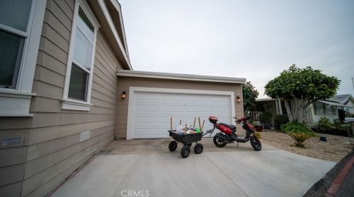 5 Ash Via, Anaheim CA  92801-1022 exterior