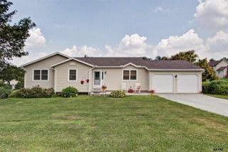 1430 Grandview Rd, Hanover, PA 17331-9542