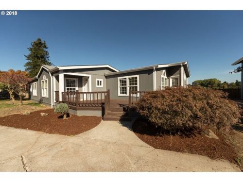 1740 Woodland Ave, Woodburn OR  97071-2006 exterior
