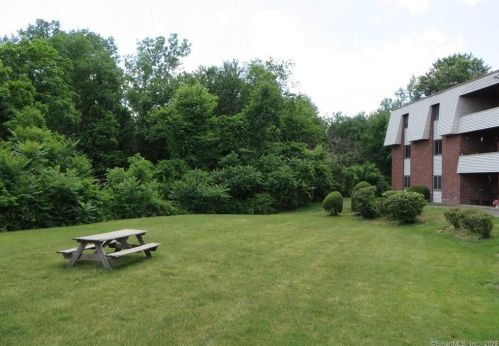 565 Talcottville Rd, Vernon CT  06066-2352 exterior