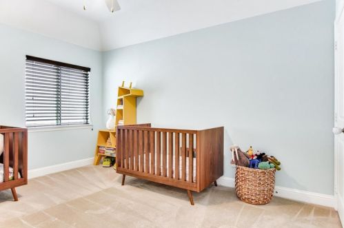 2240 Longwood Dr, Carrollton TX 75010-4911 exterior