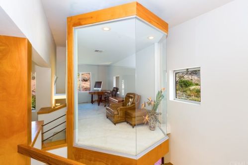 2025 Mt Vernon Ave, Riverside CA  92507-2528 exterior