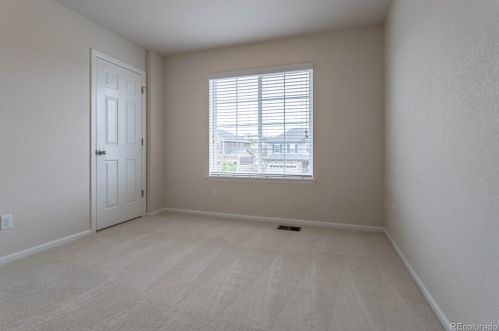 7400 Old Hammer Way, Aurora CO 80016-6115 exterior