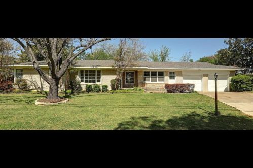 4616 Selkirk Dr, Fort Worth, TX 76109-5242