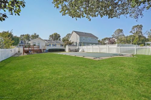 893 Lincoln St, Tinton Falls NJ 07701-5752 exterior