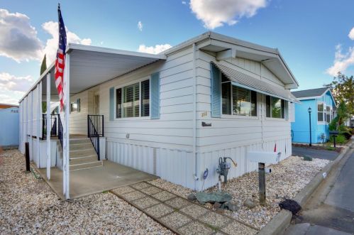 213 Club House Dr, Rancho Cordova, CA 95670-4301