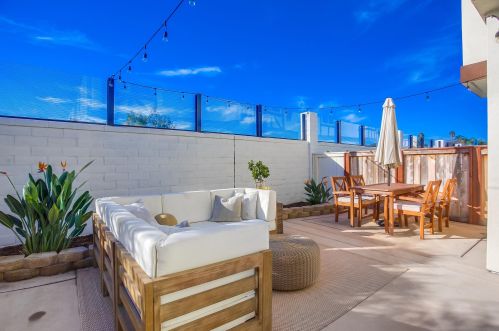 382 Carmel Creeper Pl, Encinitas CA  92024-7704 exterior