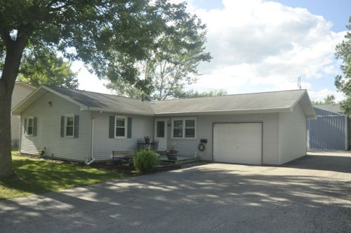 210 Cory Ln, Tolono, IL 61880-8363
