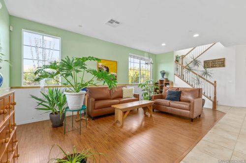 339 Hill Dr, Vista, CA 92083-6249