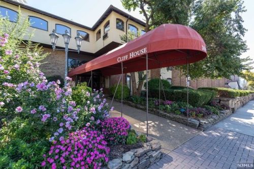 300 Gorge Rd, Cliffside Park NJ  07010-2759 exterior