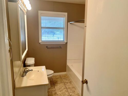 201 Sherman St, Nocona TX 76255-2732 exterior