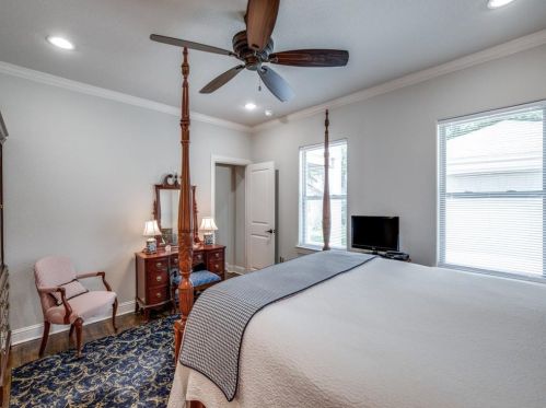 2725 6 Ave, Fort Worth TX  76110-3010 exterior