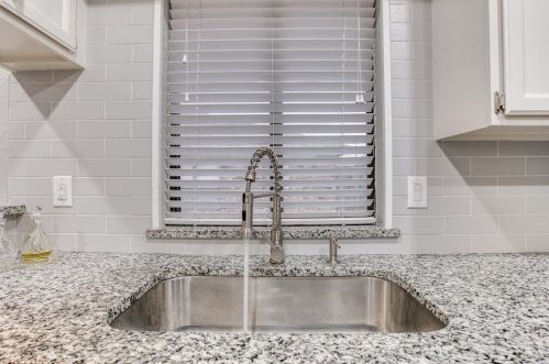 5725 Cancun Dr, Fort Worth TX  exterior