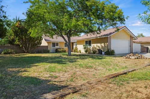 42803 21st St, Lancaster, CA 93536-4670