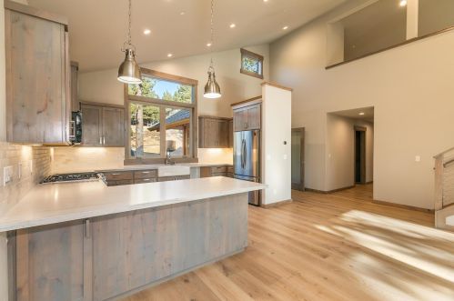 11102 Sitzmark Way, Truckee CA  96161-6131 exterior