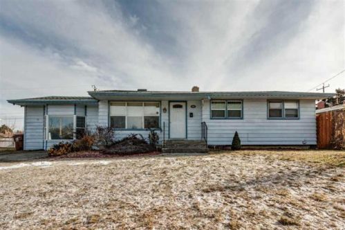5804 Ash St, Spokane WA  99205-6807 exterior