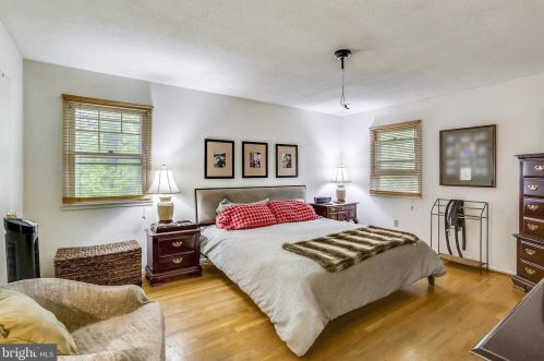 9527 Clement Rd, Silver Spring MD 20910-1643 exterior