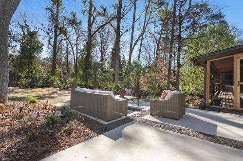 1615 Fama Dr, Atlanta GA  30329-3311 exterior