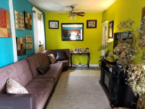 919 24th St, Paterson, NJ 07513-1521