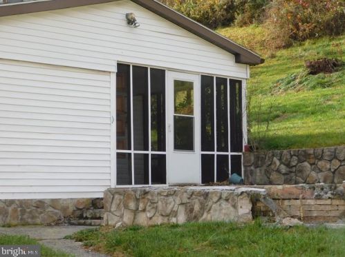 11321 Morningside Dr, Cumberland, MD 21502-8219