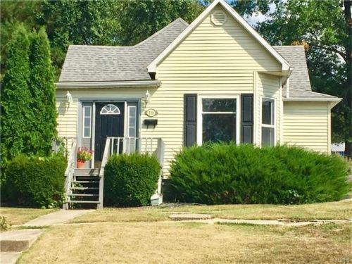 326 2nd St, Pittsburg, IL 62471-2351