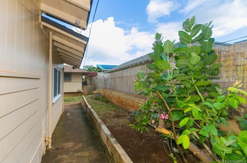 536 12 Ave, Honolulu HI  exterior