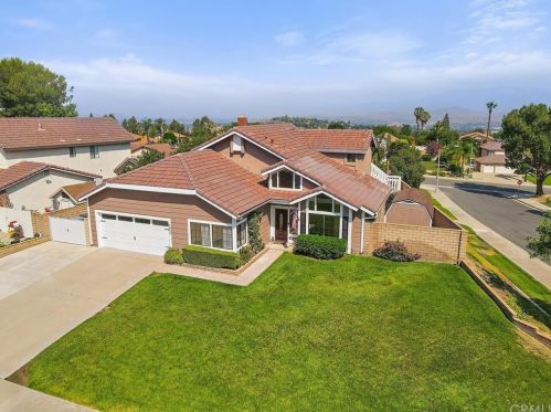 6880 Rycroft Dr, Riverside CA  92506-5317 exterior