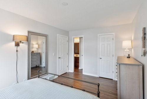 1715 Hickory Hl Dr, Saint Paul MN  55122-2412 exterior