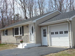 43 Catherine Dr, Waterbury, CT 06712-1346