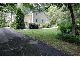2184 Plymouth Ln, Marietta, GA 30062-1746