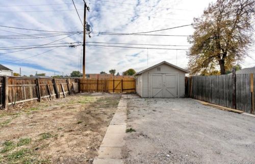 1542 Yosemite St, Denver CO  80220-5402 exterior