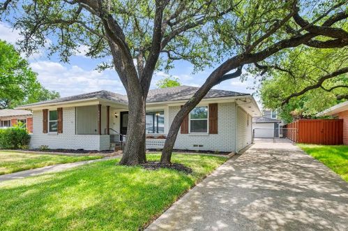 6802 Blessing Dr, Dallas TX  75214-2545 exterior