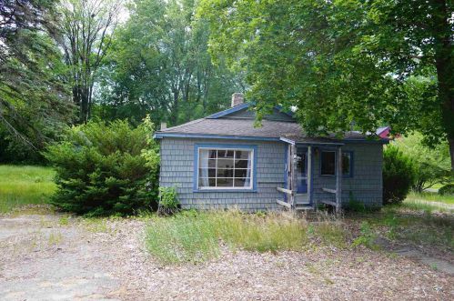 25 Overland St, Laconia, NH 03246-3728