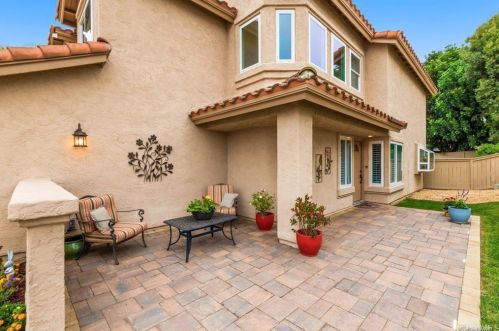 1891 Timber Trl, Vista, CA 92081-7327