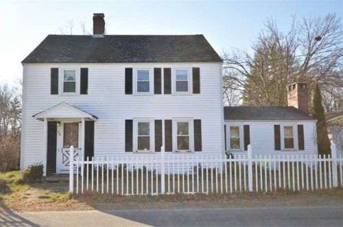 68 Farm Ln, Seabrook, NH 03874-4271