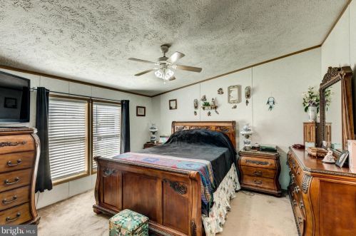 24 Raptor Dr, Hanover PA 17331-8159 exterior