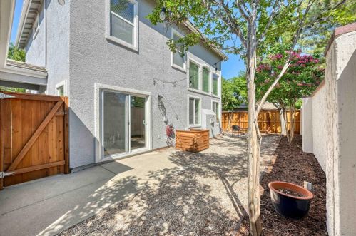 260 Marsalla Dr, Folsom CA  95630-7201 exterior