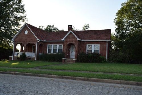 804 Wright Ave, Greenwood, SC 29646-4437