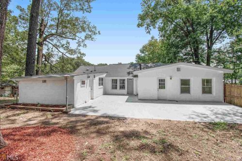 3247 Fulton St, Atlanta GA  30354-2401 exterior