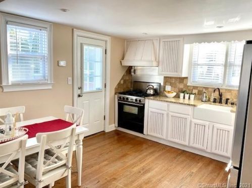1 Arlington St, Norwalk CT  06850-2604 exterior