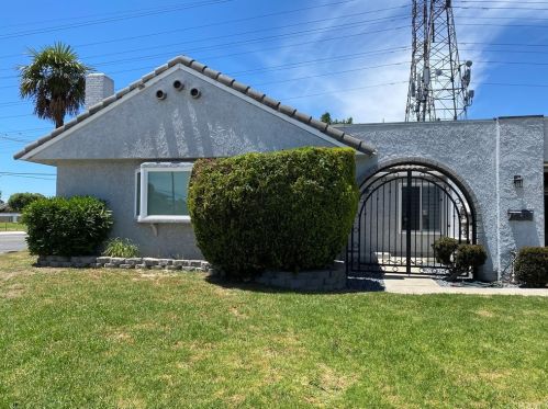 18487 Santa Alberta Cir, Santa Ana, CA 92708-5521