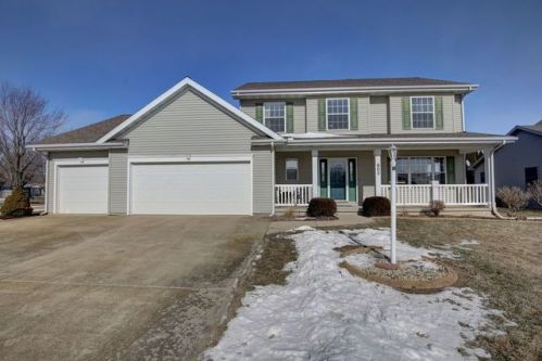 802 Boone St, Tolono, IL 61880-9531
